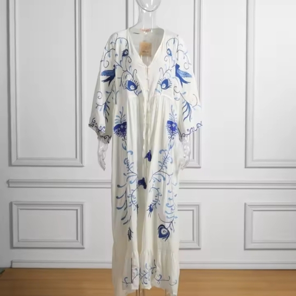 Elegant Floral Maxi Dress - Blue And White - Picture 6 of 16